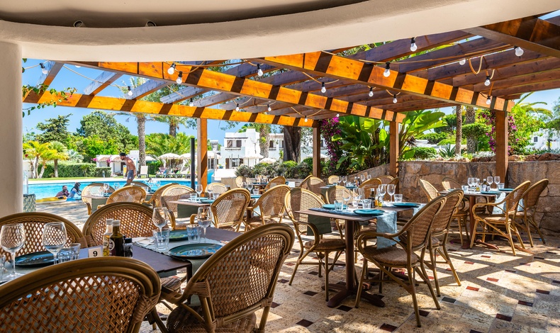 RESTAURANT BOUGAINVILLEA  Balaia Golf Village Resort & Golf Albufeira